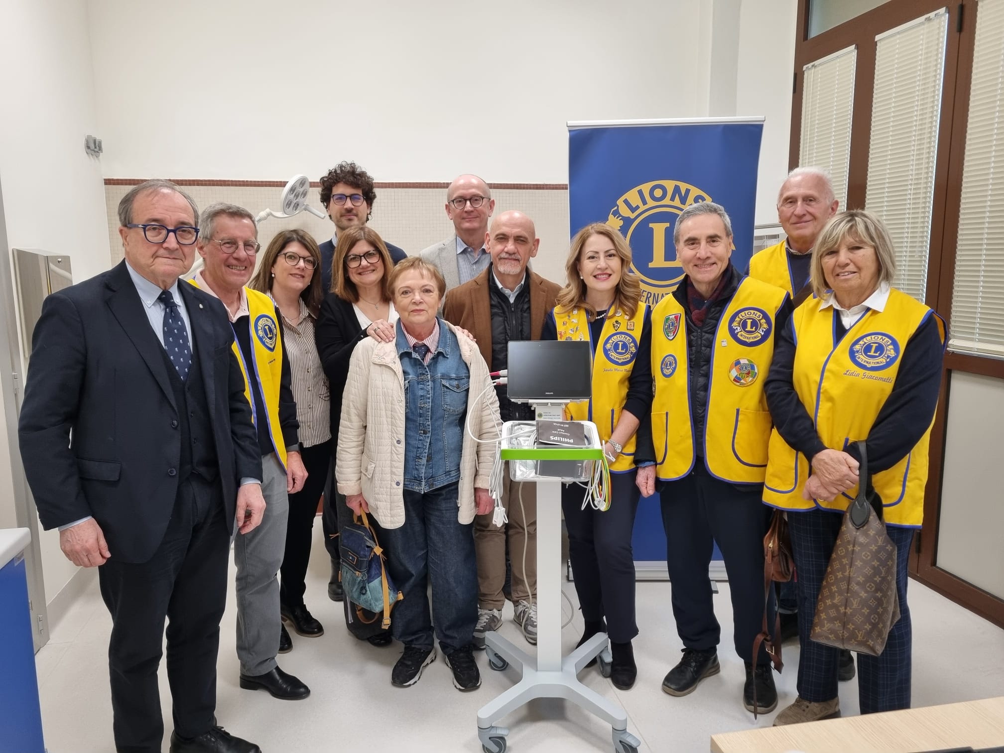 Il Lions Club Forlì Host dona un monitor multiparametrico al Cau di Forlì